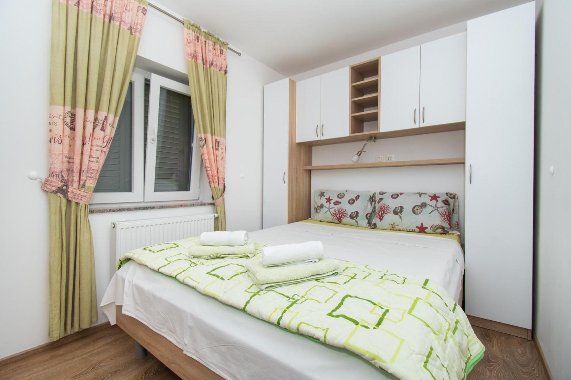 שיבניק Apartments Galic מראה חיצוני תמונה