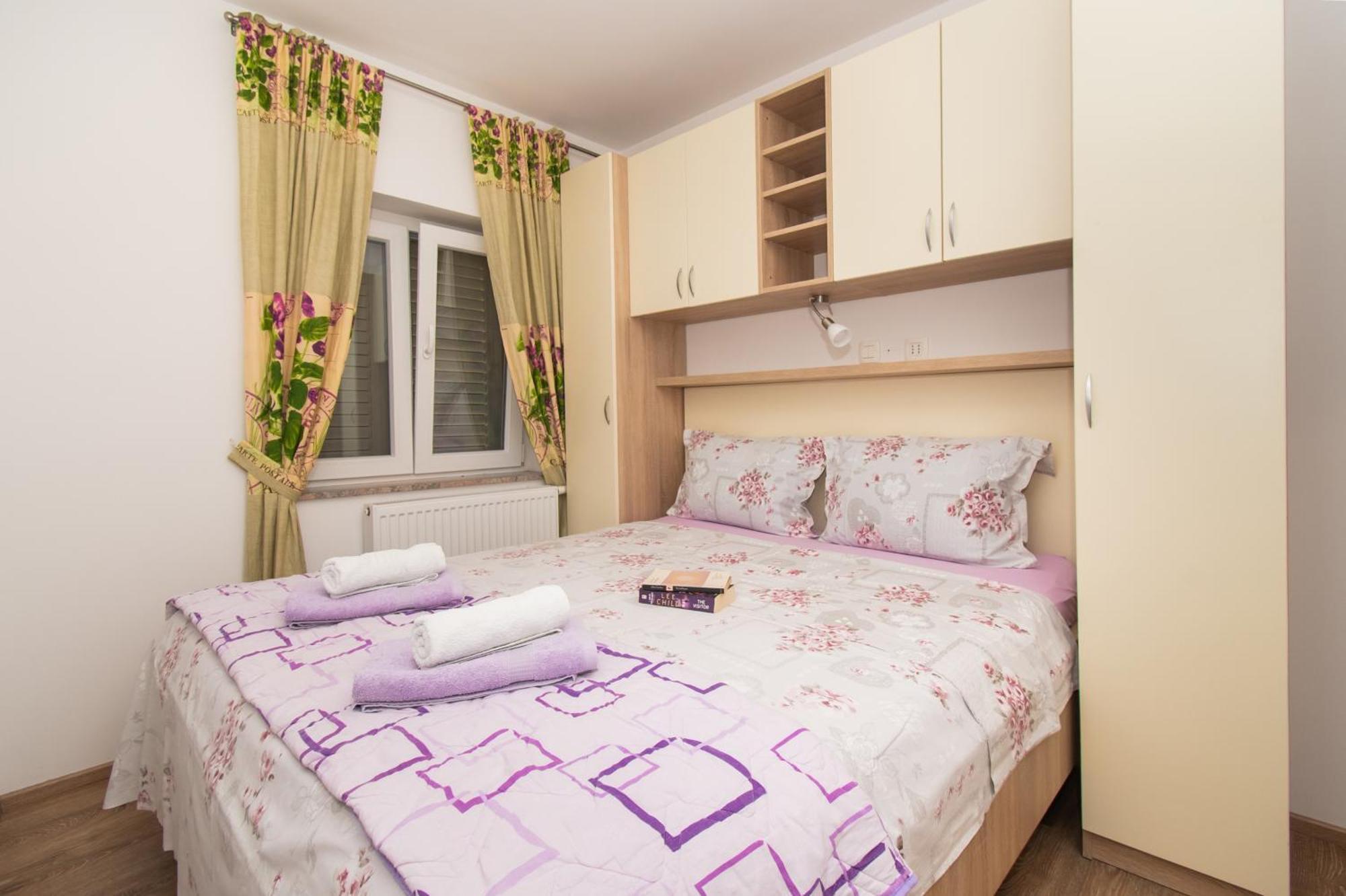 שיבניק Apartments Galic מראה חיצוני תמונה