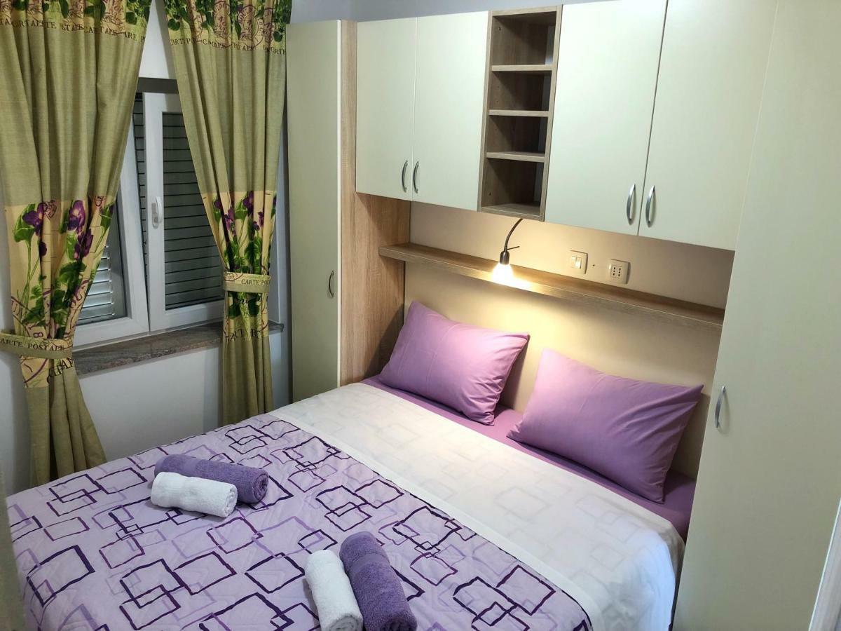 שיבניק Apartments Galic מראה חיצוני תמונה